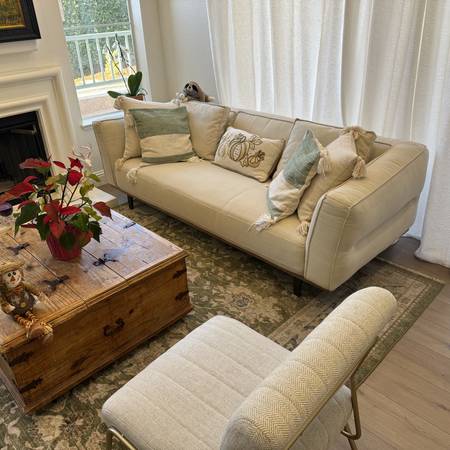 $1,050 / 4br - 2 Bedrooms Available in Beautiful Home (fremont / union city / newark)63868038059395121