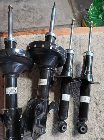 2015 - 2019 Subaru Outback OEM Struts and Shocks 1