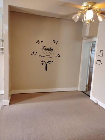 $820 / 2br - 1005ft2 - 2 Bedroom Apartment, Includes Most Utilities, Zoned Commercial (Uniontown, PA)64013370384002122
