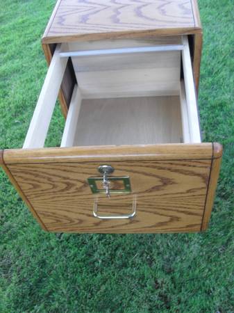 3 Drawer Oak file cabinet - $75 (East Wenatchee)63441595798915123