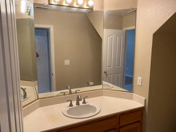 $3,300 / 4hab - 2024ft2 - Antioch - 4 habs 2.5 ba Casa Espaciosa (brentwood / oakley)63622931537283124