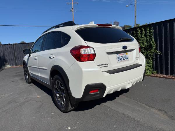 2017 Subaru crosstrek limited - $14,950 (Vista)63440757235201122