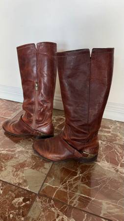 Ugg leather boots women’s size 7 1