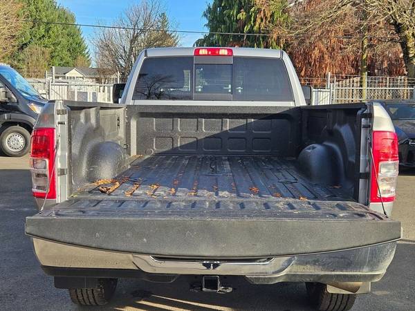 2024 RAM Tradesman Crew Cab - Photo 9