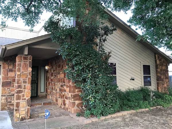 $925 / 3br - Beautiful community center BCC (Tulsa)63981980594947120