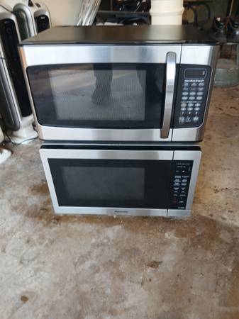 Microwaves (2) in Good Condition 1
