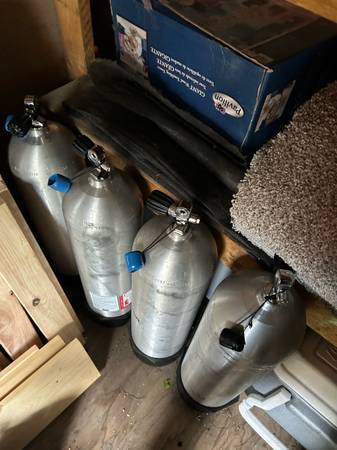 Four Aluminum 80 Cylinders 1