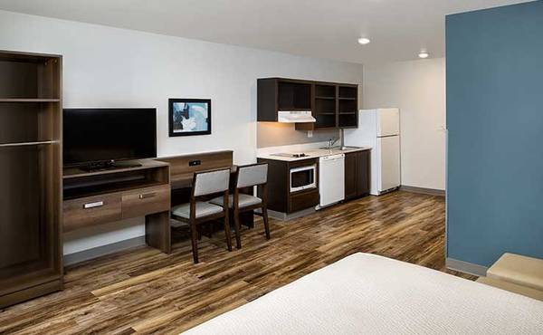 $1,120 / 1br - Apartment alternative: Fully furnished with kitchen (18028 US-59, Humble, TX)63924042052483122