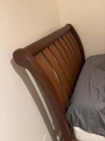 Twin bed cherrywood 1