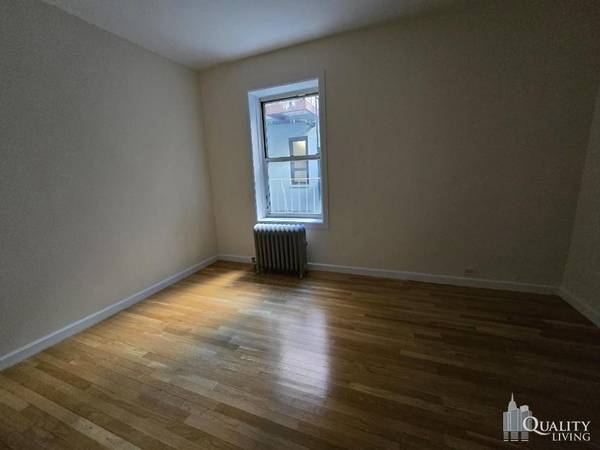 $5450.00 / 1br - OH 2-4PM LARGE ONE BEDROOM BRIGHT AND QUIET PW ELEV BLDG PETS OK (West Village)63827267302915121