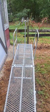 goat trimming milking stand - $400 (Vernon)62972946059779122