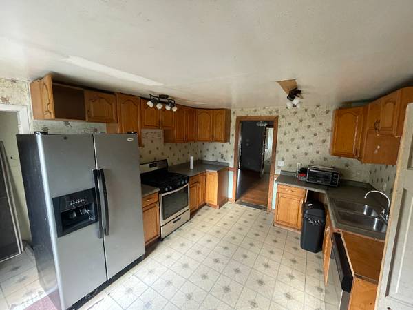 Home For Rent - 4 Bed 1 Bath 1