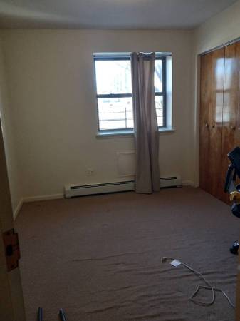 ROOM IN 2BED APT 1