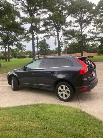 2013 Volvo XC60 Platinum - $7,450 (Cypress)63622237147521120