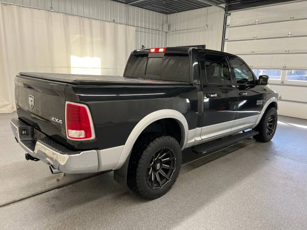 2018 RAM 1500 Laramie 4dr - Photo 4