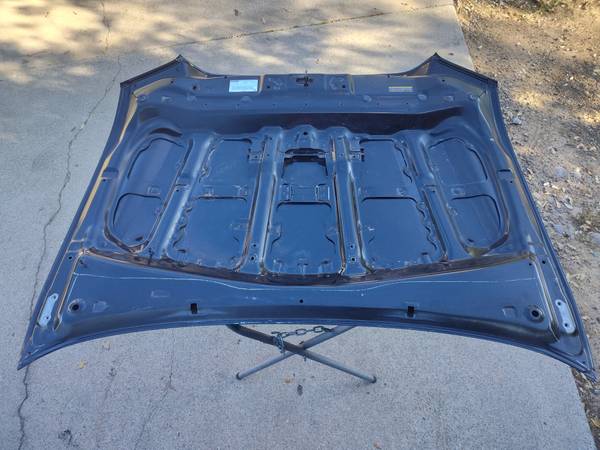 2022 Toyota Tacoma Black Hood - $750 (San Jose)63471454499331122