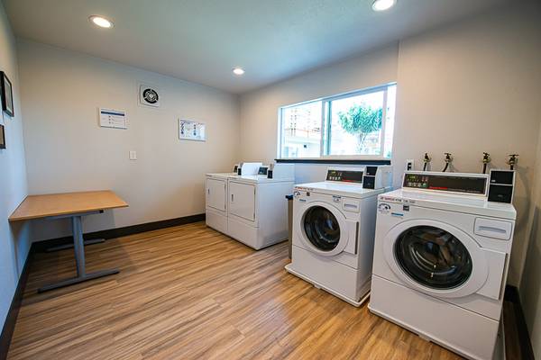 $3,095 / 1br - 650ft2 - 1 Month free! Second floor One Bedroom 1/2 Block to Beach! (santa cruz)63686086118785124