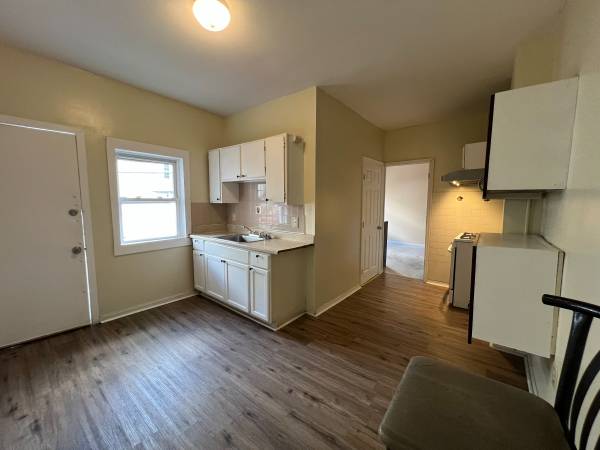 $2,000 / 2br - 800ft2 - $2,000 / 2br - 800ft 2 - Spacious 2 Bdrm Lawrence Apart (Lawrence)63863244992259120