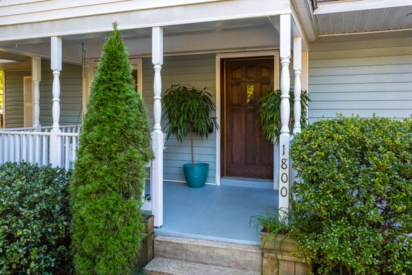 $7,500 / 6br - 3600ft2 - IMPONENTE COLONIAL DE 6 HABITACIONES/4 BAÑOS - A PIE DEL METRO - 10 MINUTOS A DC (NORTH ARLINGTON)63779464362625124