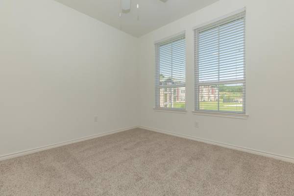 $1,899 / 4br - 1288ft2 - Grill and Chill Stations, Dog Park, Disability Access (6625 McKinney Falls Pkwy, Austin, TX)63922560312578124