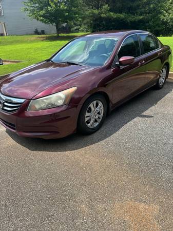 2011 Honda Accord LX-P Sedan - $3,90063620279725569122