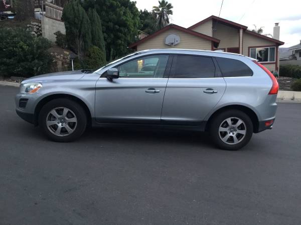2013 Volvo XC60, pocas millas, el SUV familiar más confiable, extras - $6,000 (Sandiego)63624789489283120