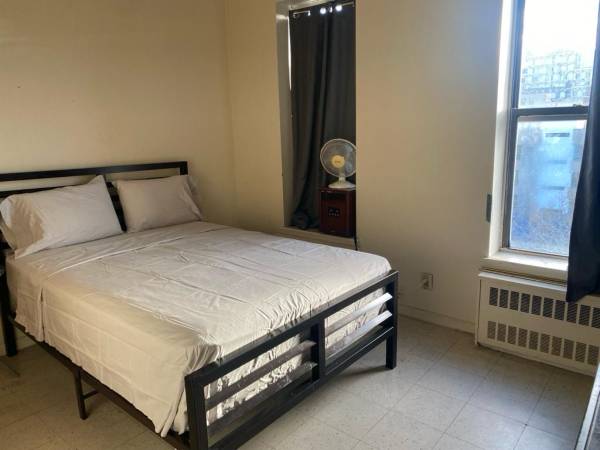 $1,500 Habitación completamente amueblada a 5 minutos a pie del parque central norte (Nueva York)63698533980929120