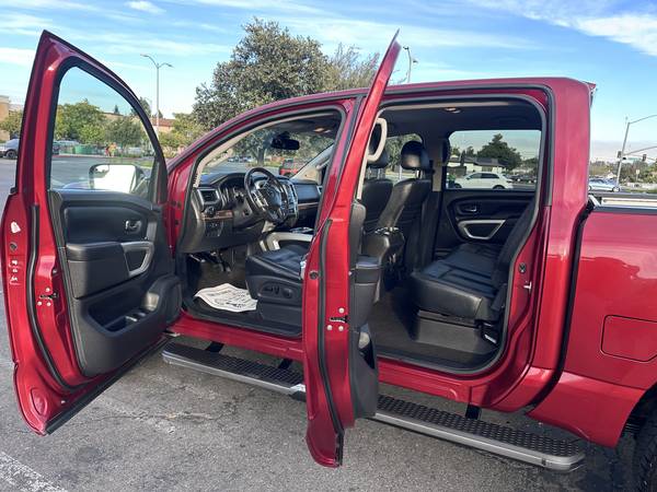 2018 Nissan TITAN SL 4X4 - Photo 9