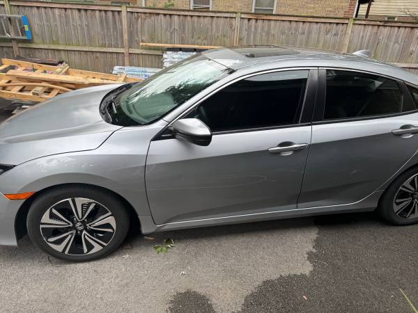 2017 Honda Civic Ex-T - $13,500 (Bridgeview)63624841735553123