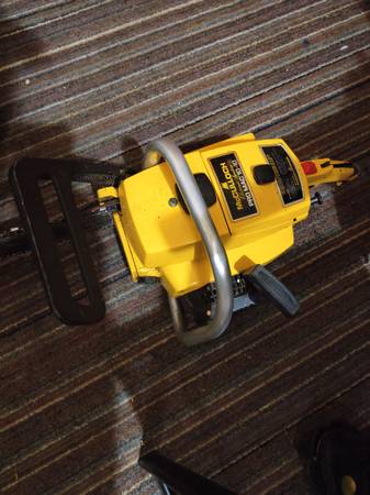 McCULLOCH MAC 10-10 CHAINSAW 1