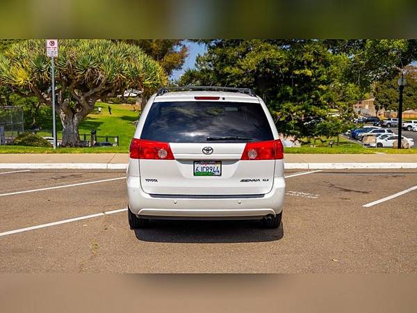 2009 Toyota Sienna XLE 7 Passenger 4dr Mini Van - $10995.0063624789860353124