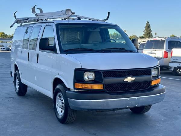2013 Chevrolet Express 2500 - Photo 3