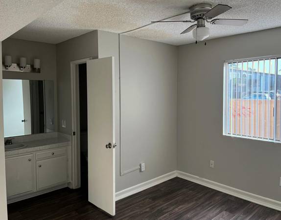 $2,050 / 1br - Cómodo apartamento de 1 habitación + piso de vinilo actualizado + Kennedy Skate Park (Avenida Peach / El Cajon)63878474643587124