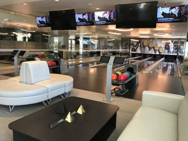 $3,945 / 2br - 1310ft2 - Infinity ideas in this two bedroom with two baths at 360! - $3,945 (UTC/La Jolla/San Diego/Miramar/University City)63866047948033121