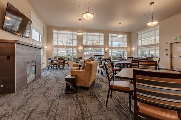 $1,338 / 1br - Mantenimiento en el lugar, alfombra, 1B/1B (1717 Sheridan Road, Bremerton, WA)63799910009601120