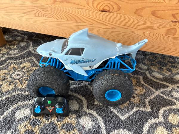 Megalodon RC Monster truck 1