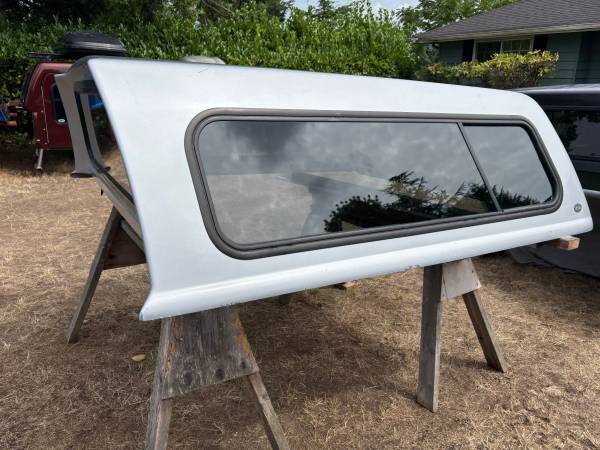 5 1/2ft FORD F150 TRUCK CANOPY 2004-2008 - $1,075 (Seatac)63436998379779120