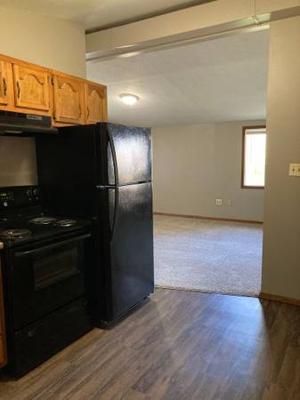 $715 / 3br - 1002ft2 - Casa de 3 dormitorios, 1 baño en calle tranquila (Muncie, IN)63680211633409124