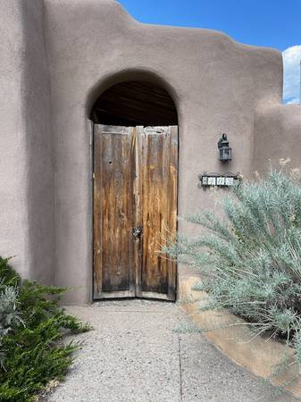 $2,500 / 2br - 1200ft2 - La Merceditas, Un Adobe Encantador en la Ciudad (Taos)63659781065857121