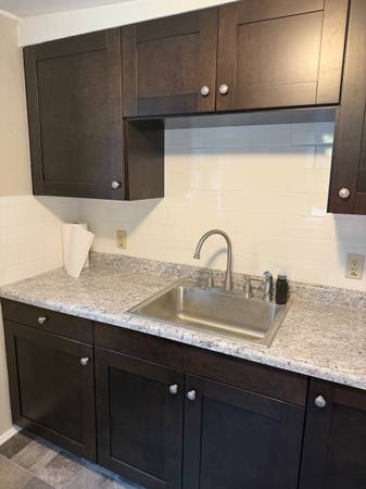 $795 / 1br - 1 bedroom duplex (South Beloit)63981973246595120