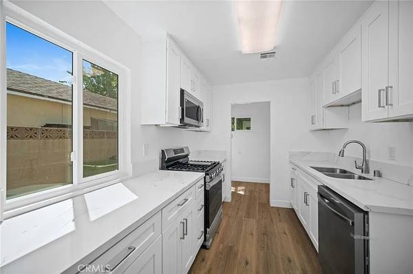 Pool home in Reseda for sale 1