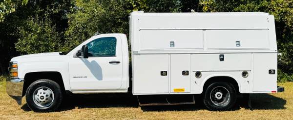 2015 Chevy 3500 Dually w/ 11' Enclosed Utility Body RWD*** - $19,900 (Westport)63478011656963121