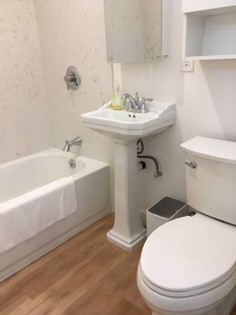 $1,750 / 320ft2 - Elegante, moderno, estudio privado con lavandería y aire acondicionado (Oakland Norte / Temescal)63658079664513123