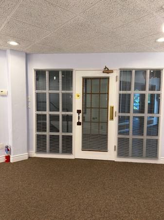 $675 / 420ft2 - Attractive, sound resistant suite at Pine Street School Plaza (Redding)63972529917315122
