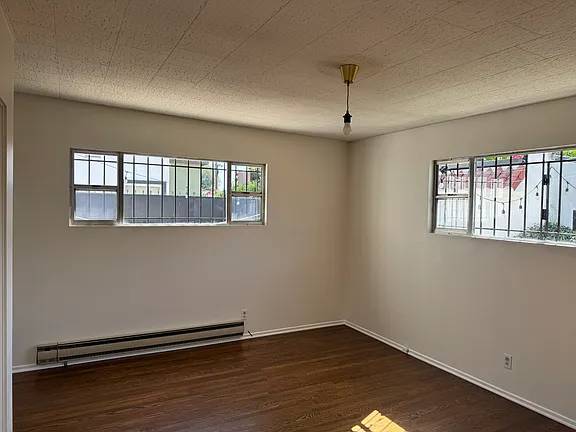 $950 / 2br - 1000ft2 - 2BD/1BA Duplex in West Adams – Close to Shops, Restaurants & Transit (Los Angeles)63701111237507121