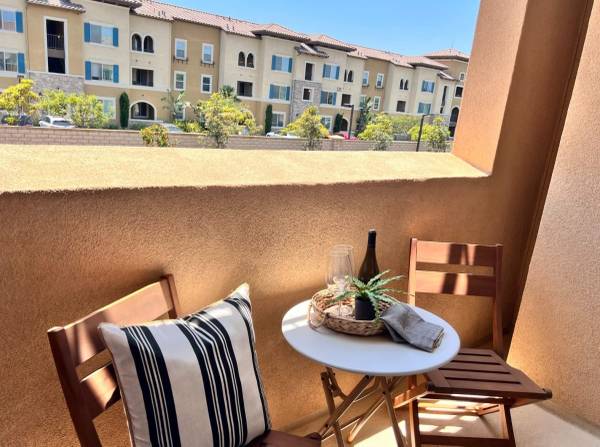 $2,548 / 1br - 663ft2 - Patio/Balcony, Smart Thermostats, Ceiling Fan (3065 Village at the Park Dr, Camarillo, CA)63800689899777121