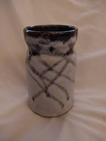 ^ Small glazed pottery container ^ 1