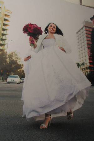 MUST HAVE!WEDDING DRESS SWAROVSKI CRYSTALS, STRAPLESS, CATHEDRAL TRAIN 1