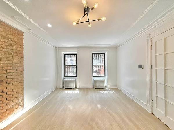 $3,400 / 2br - 🚨 ROBO ABSOLUTO 🚨 1 DORMITORIO 🛏️ + OFICINA EN BROWNSTONE! PATIO PRIVADO 🌿 (Bedstuy)63827268409731120