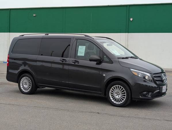 2021 Mercedes-Benz Metris  Passenger Mini Van Van 1